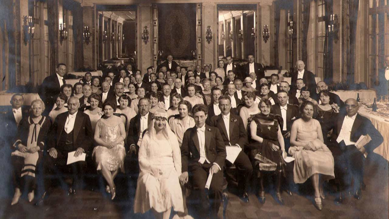 Watch Full Movie - Saga of a Photo - Watch Trailer